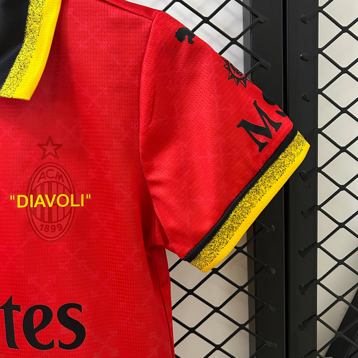 Kids Milan 25/26 Co-Branded Edition - Vermelho